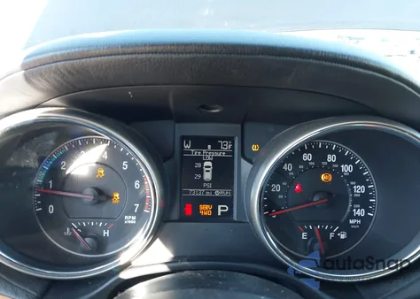 2012 Jeep Grand Cherokee Overland z USA, uszkodzony, nr VIN 1C4RJFCT4CC128399